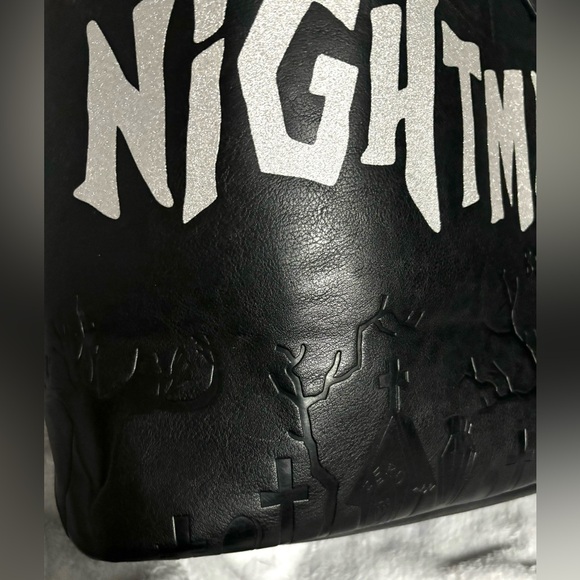 Tim Burton’s Nightmare Before Christmas tote bag. - Picture 4 of 11